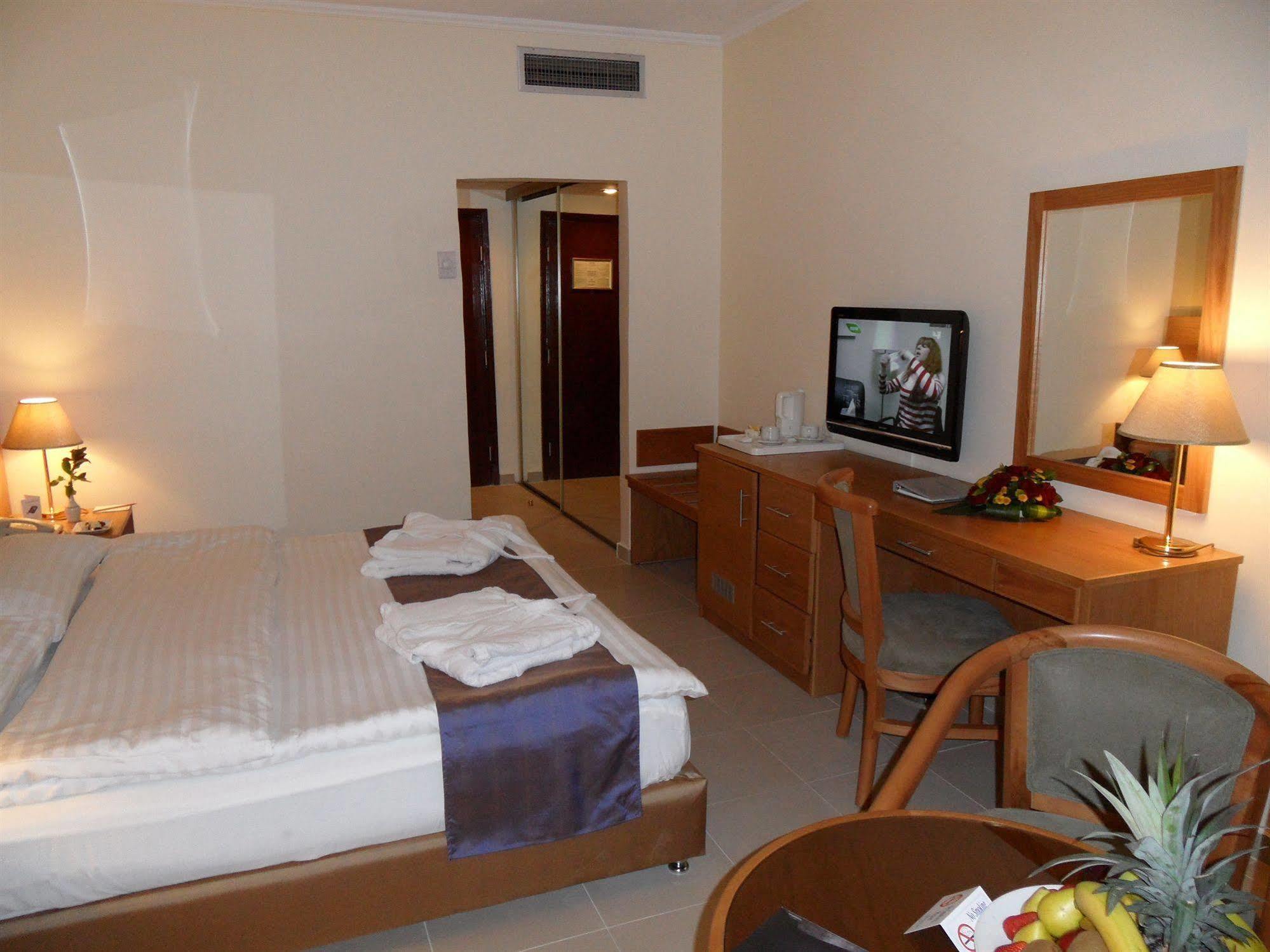 Aqaba Gulf Hotel Exteriör bild